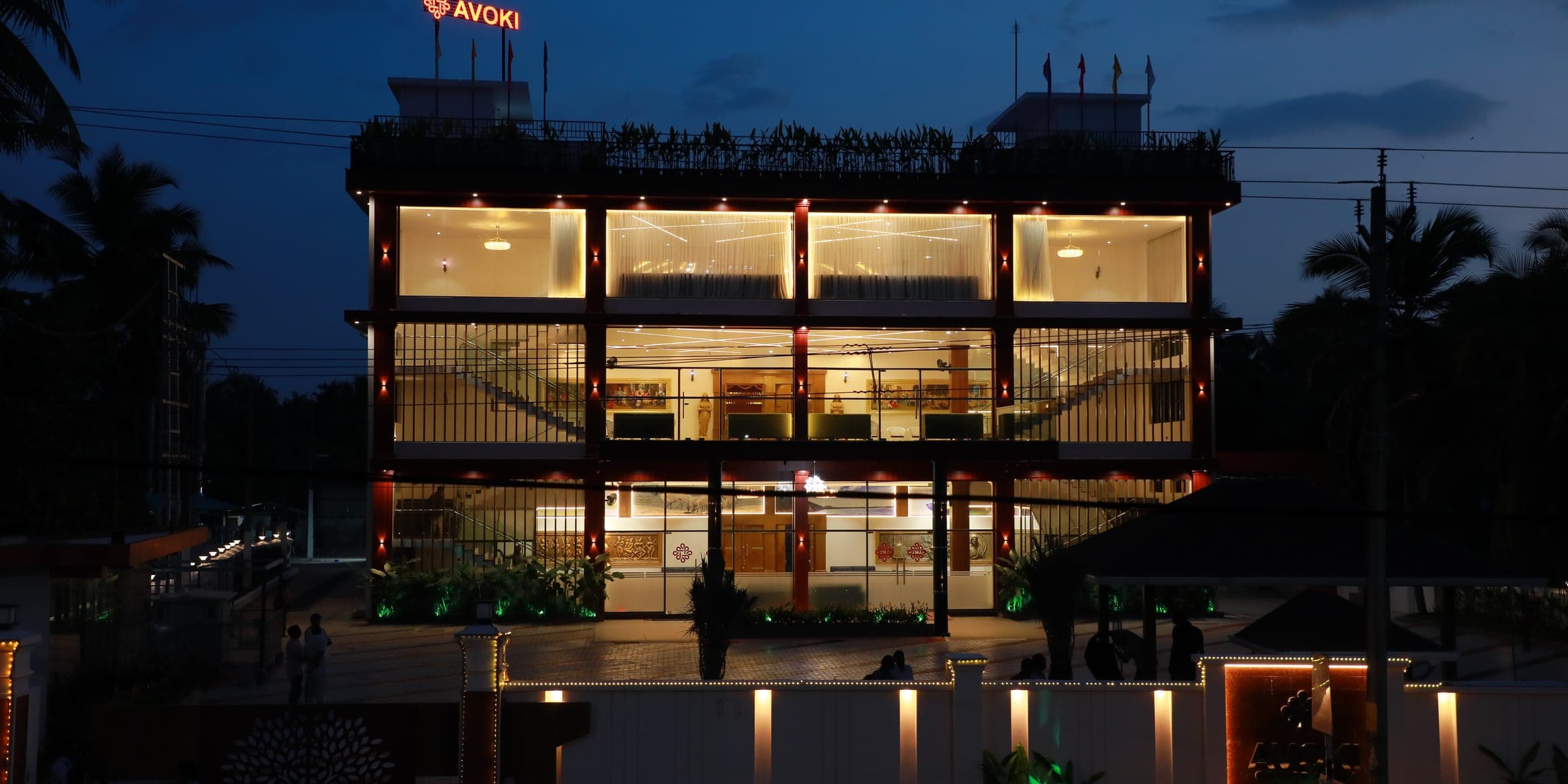Avoki Centro Arena night facade